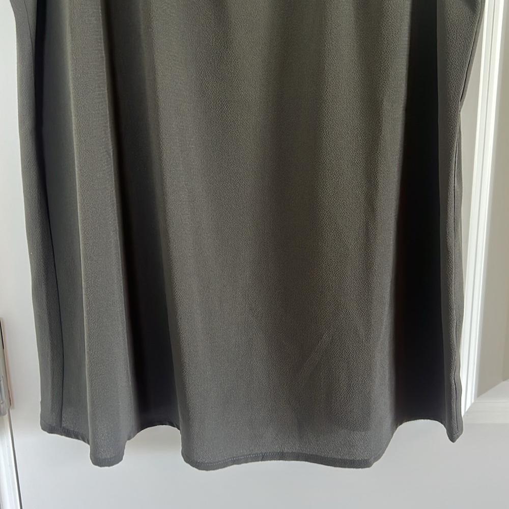 Halogen Size Small Sleeveless Army Green V-neck Blouse - Picture 3 of 7